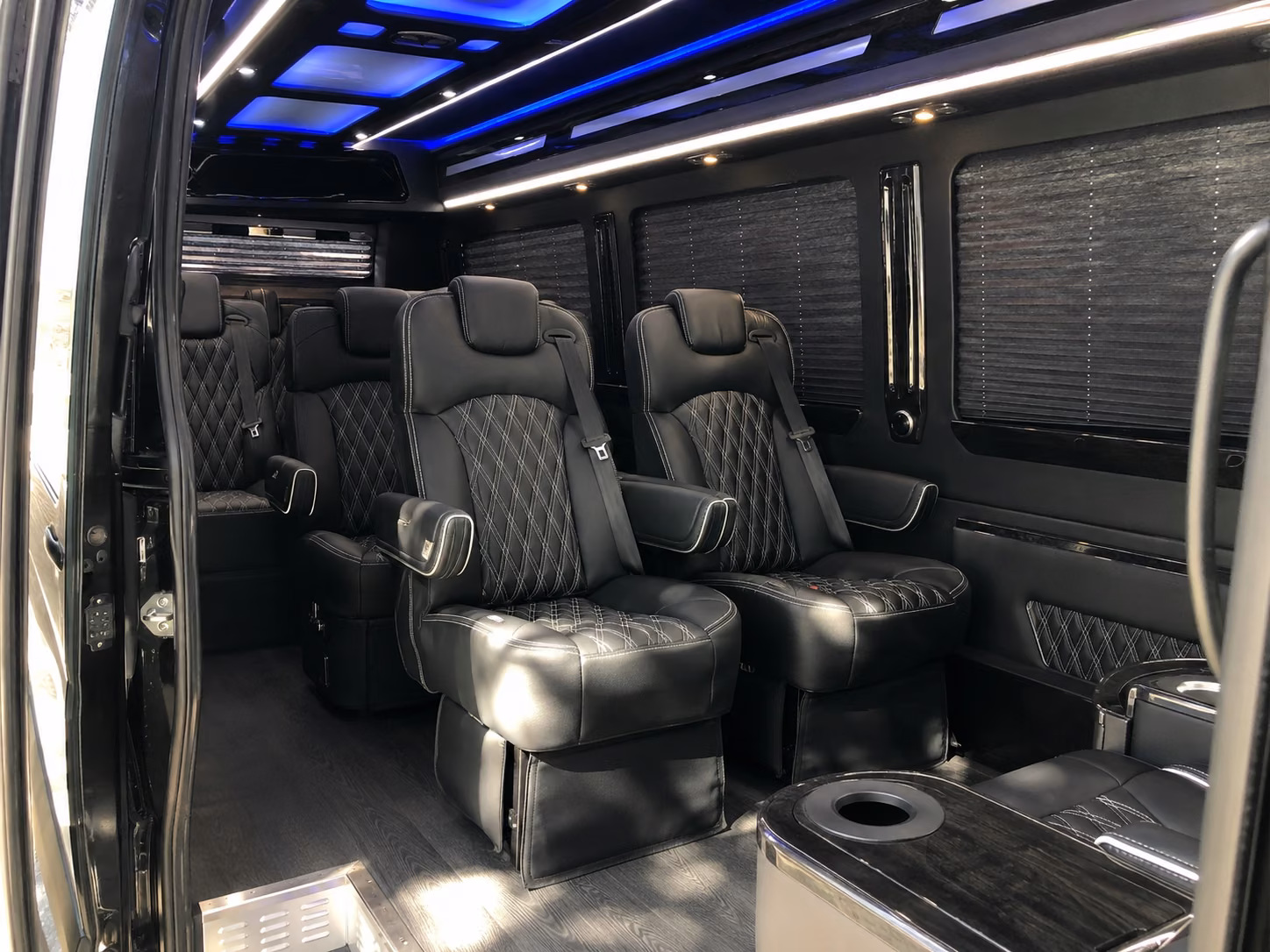 airport transfers between sea bellevue and bainbridge island