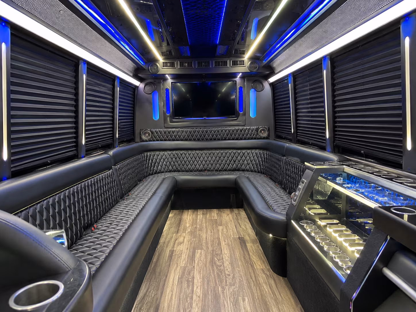 seattle corporate retreat shuttle bus rentals