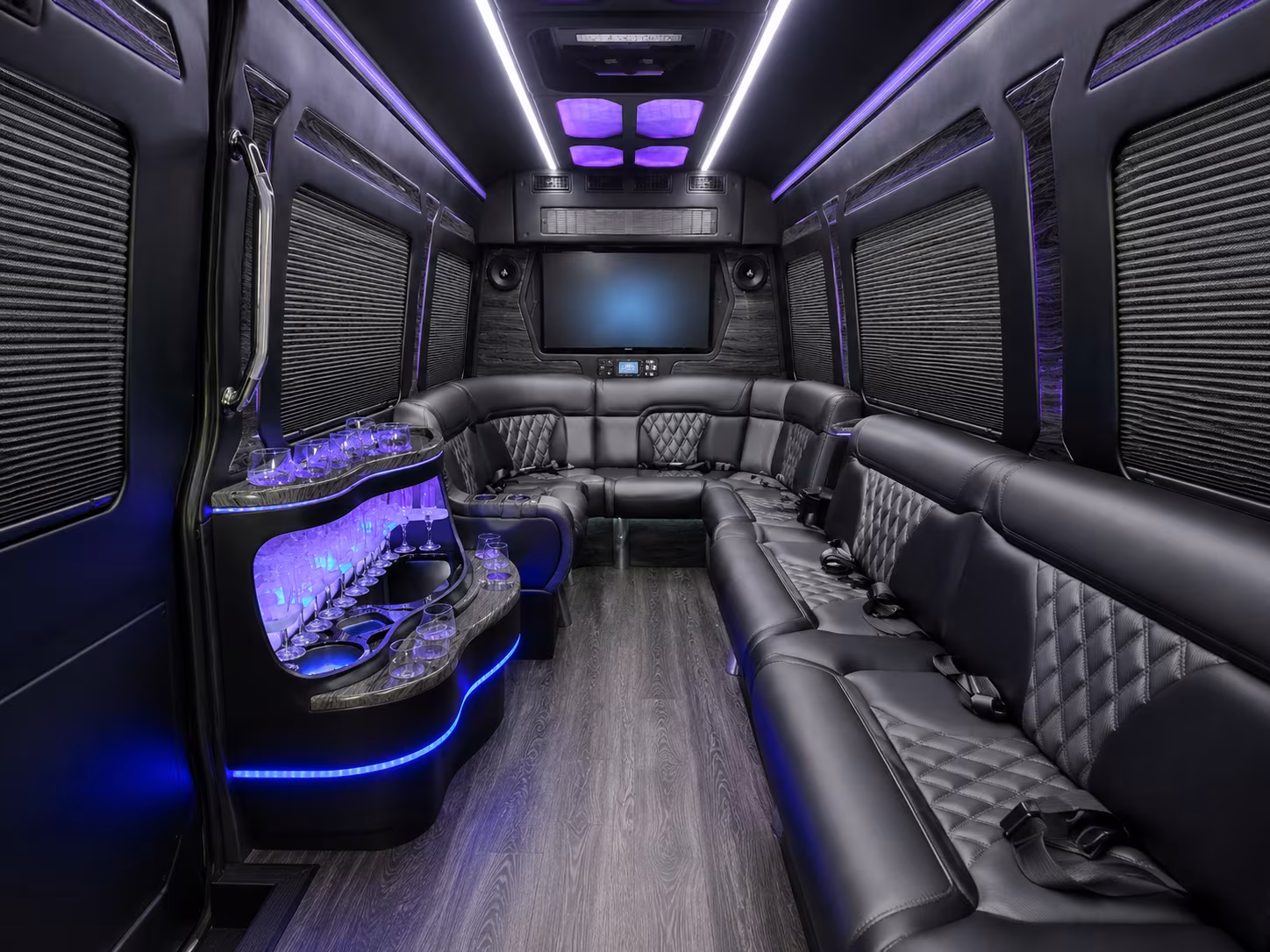 seattle custom day trip and driving tour bus rentals
